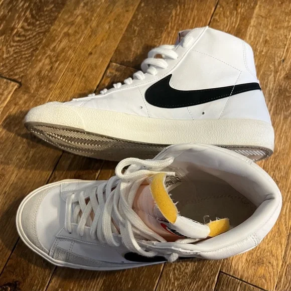 Nike Blazer Mid '77 Vintage black white high top leather shoe ~Women’s Size 9 - Picture 2 of 10